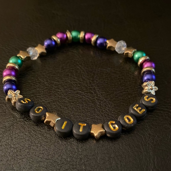 Taylor Swift Handmade Friendship Bracelet - Picture 2 of 2